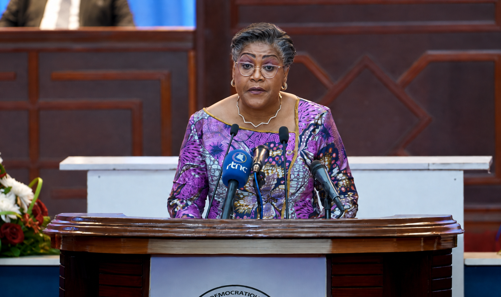 Judith Suminwa Tuluka prononce une allocution devant l’Assemblée nationale à Kinshasa